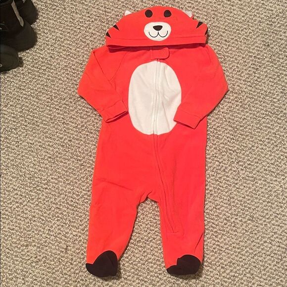 Cozy Orange Tiger Infant Footie Onesie - Picture 1 of 4